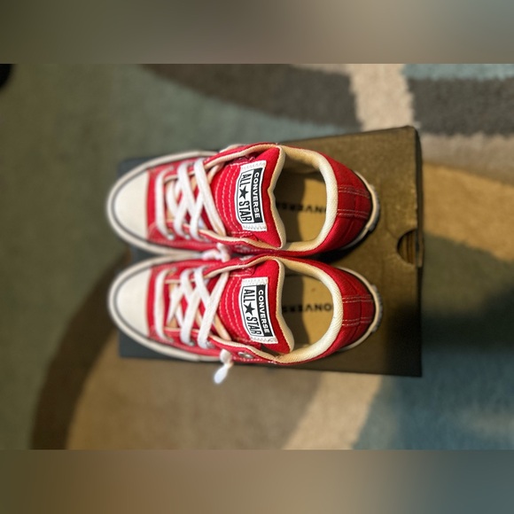 Kids Red Converse Size 13.5 - Picture 4 of 5